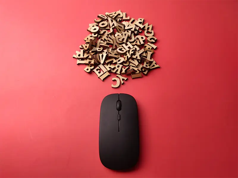 Dlaczego nagłówek to pułapka psychologia clickbaitu i jak się przed nią bronić